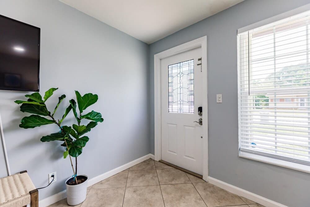 Aquamarine Abode - Cozy Design Hot Tub and Yard