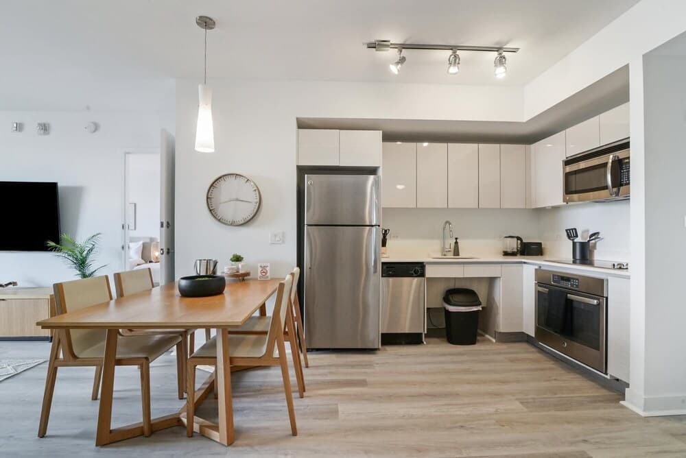 Maritime Retreat- Cozy Waterfront Stay