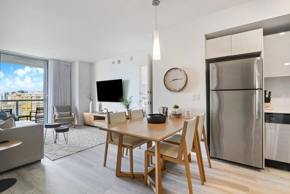 Maritime Retreat- Cozy Waterfront Stay