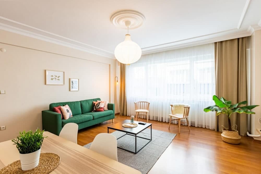 Colorful Flat Near Popular Attractions in Sisli