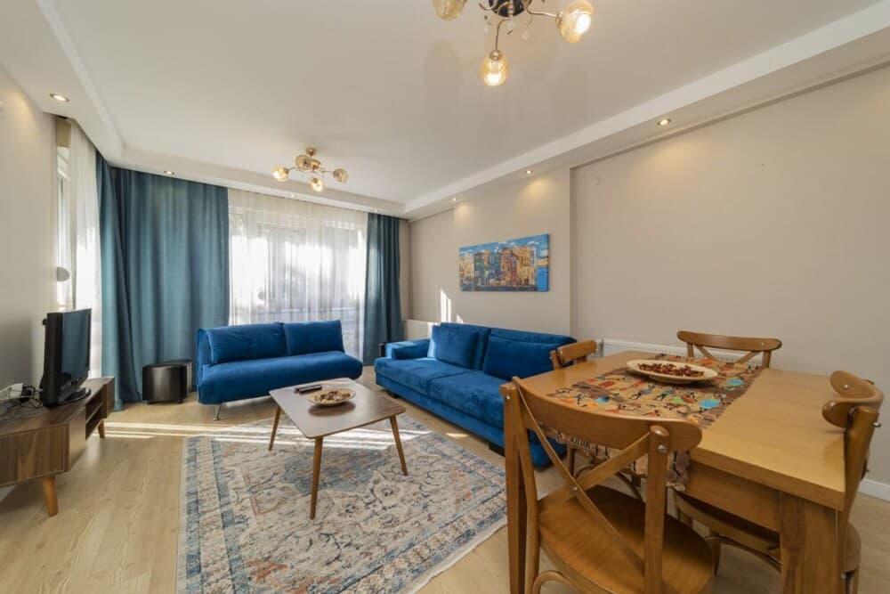 Cozy Flat With Balcony Near Beach in Konyaalti