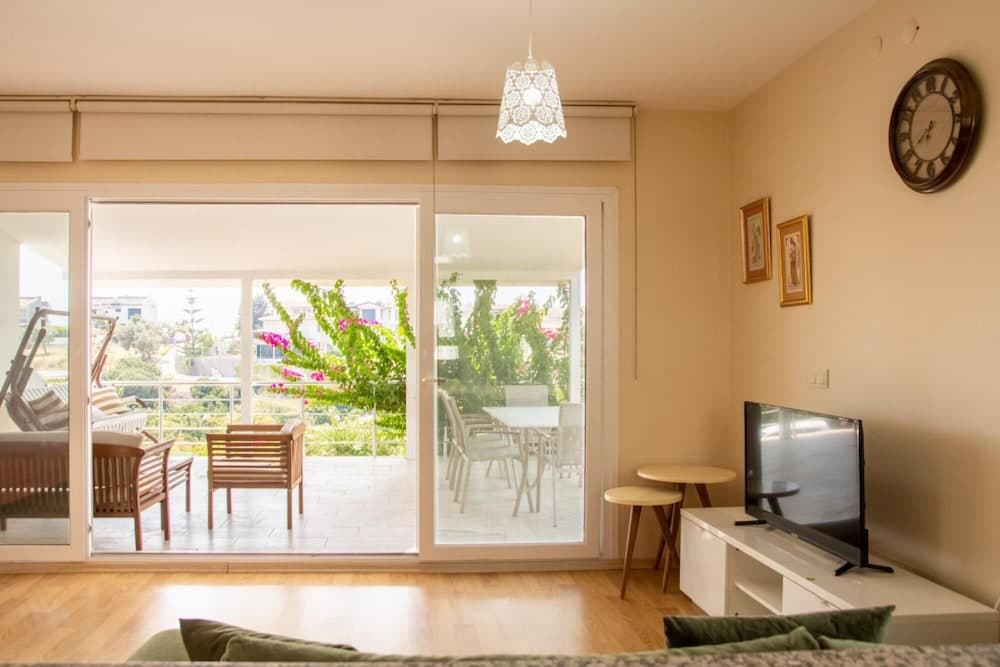 Peaceful House With Refreshing Terrace in Cesme