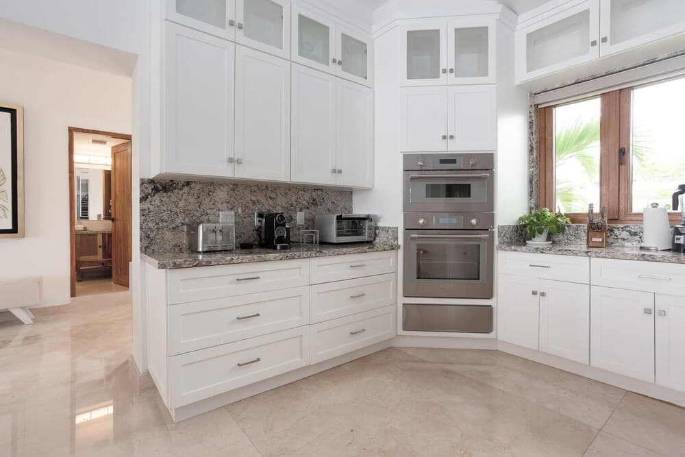 Villa Juliana 6 Bedrooms Plus 2 Guest Casitas