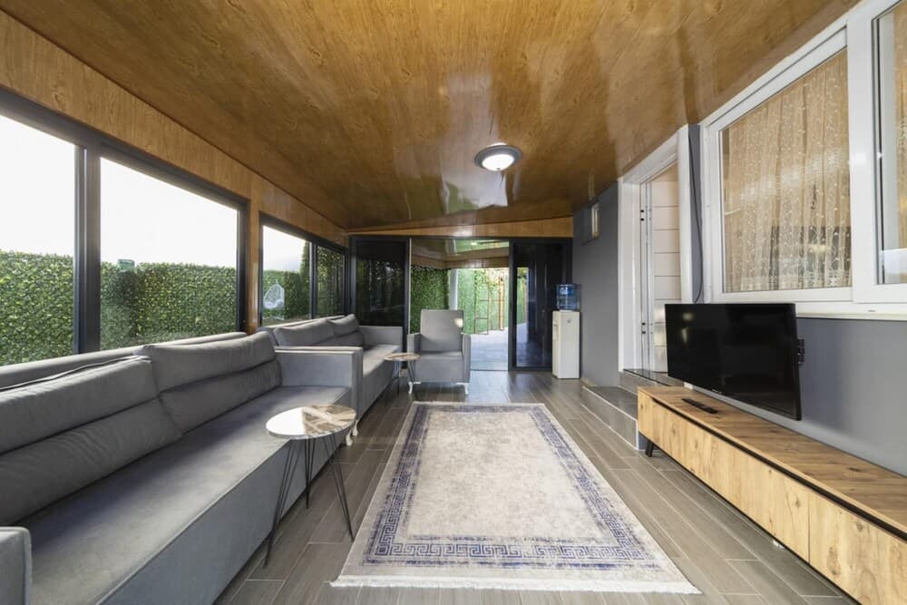 Villa With Private Pool Near Airport in Muratpasa