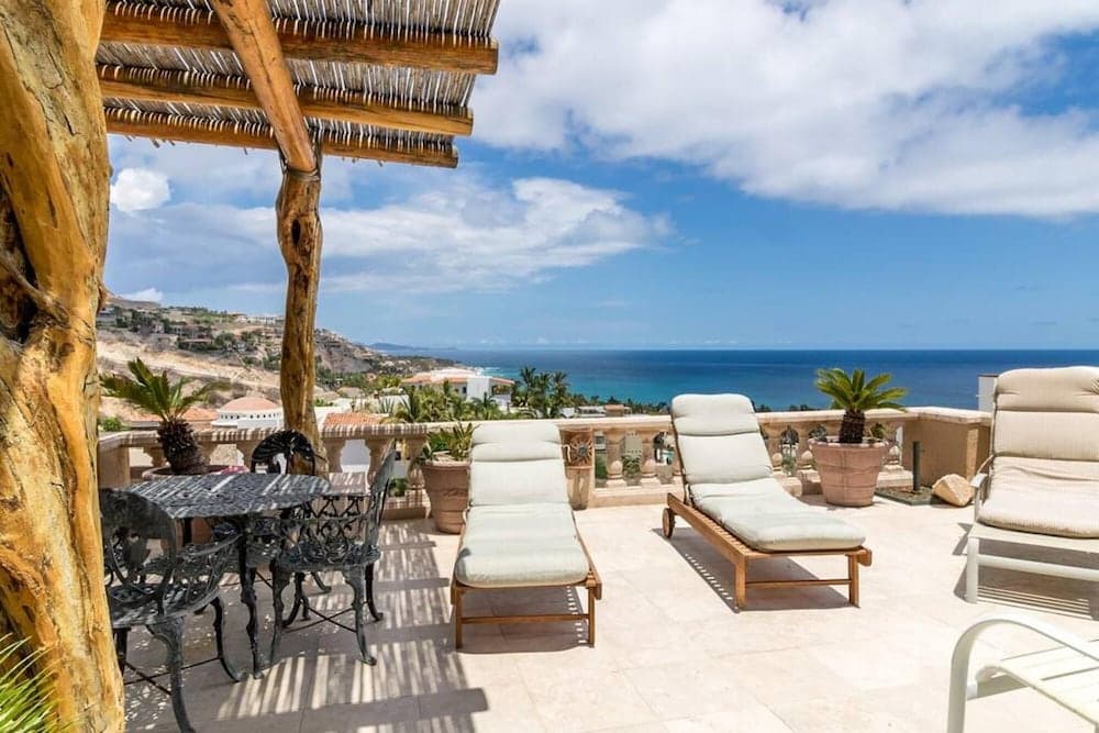 Vista Hermosa Overlooks Sea From Every Room