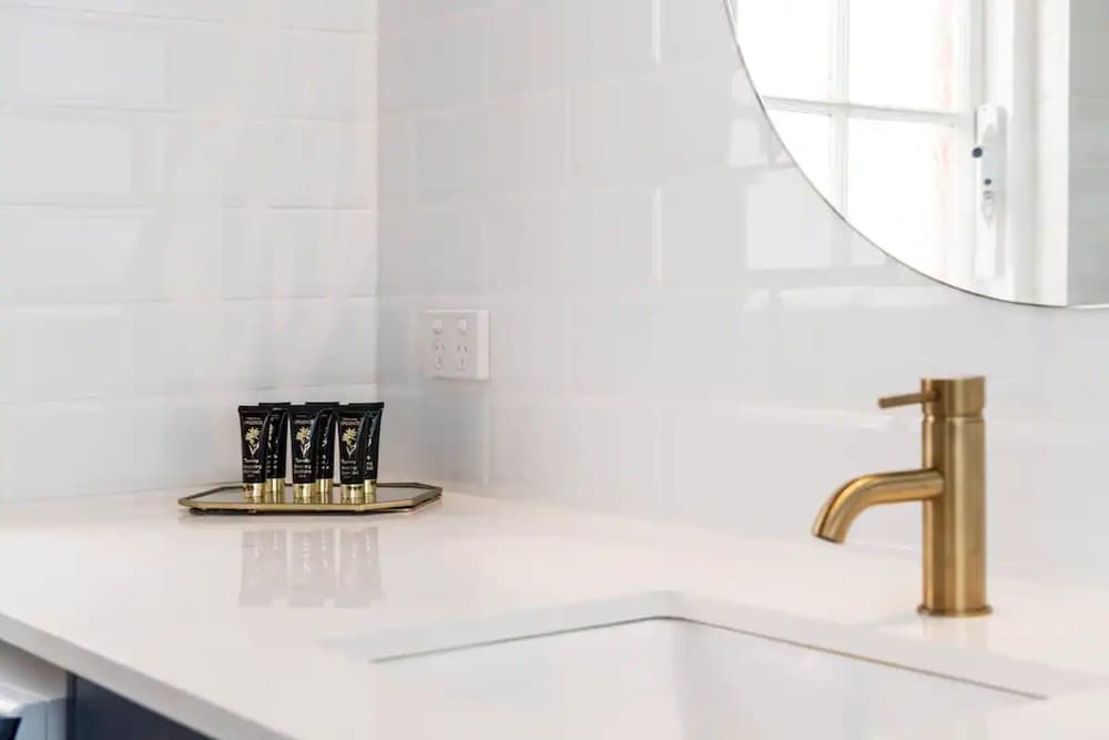 The 1920s - 'the Golden Palm' Suite Apartment