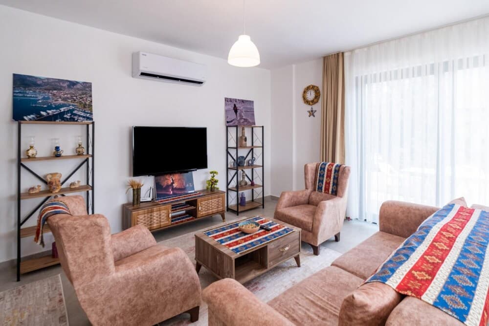 Central Villa Near Sea With Balcony in Fethiye