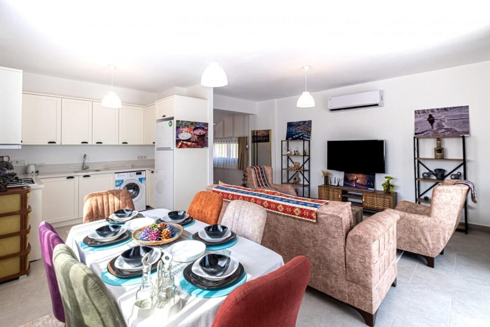 Central Villa Near Sea With Balcony in Fethiye