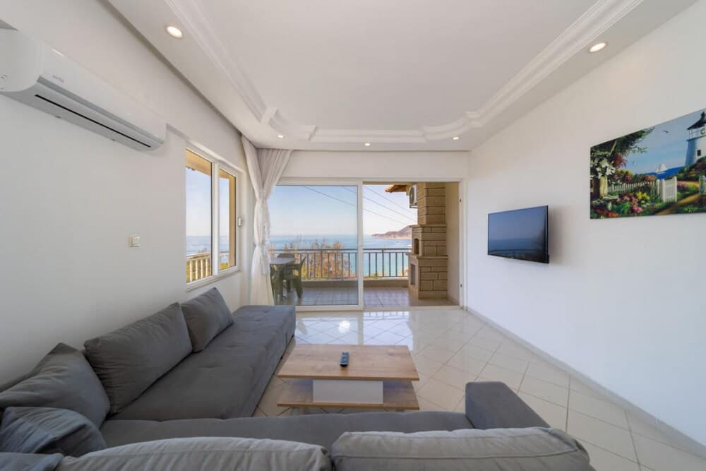 Superb Flat With Nature View and Balcony in Alanya