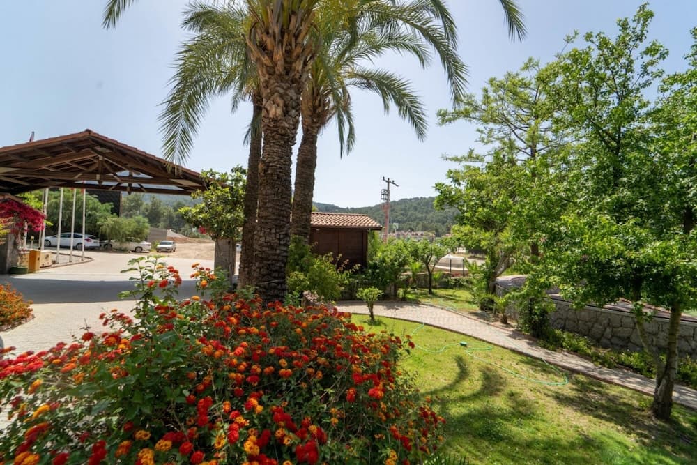 Flat With Balcony Close to Inlice Beach in Gocek