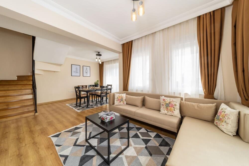 Spacious Apartment Near Lara Beach in Muratpasa