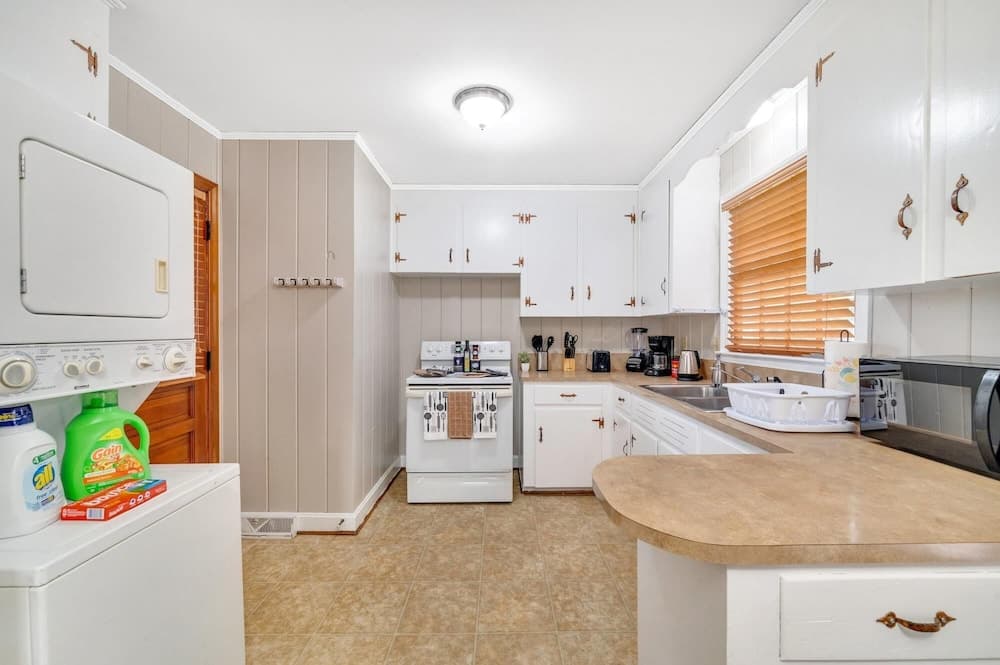 2BR Duplex - Near Uptown Charlotte