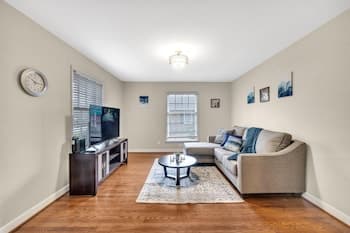2BR Duplex - Near Uptown Charlotte