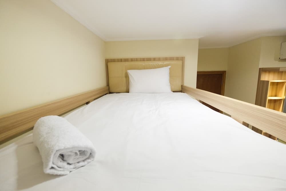 Elegant 2Br @ The Mansion Kemayoran Apartment