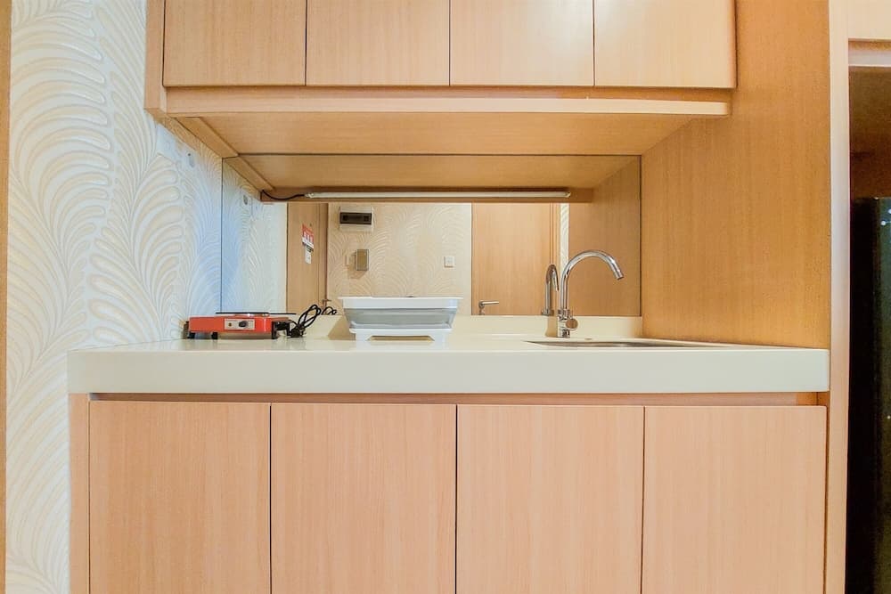 Nice And Modern Studio At Tree Park City Cikokol Apartment