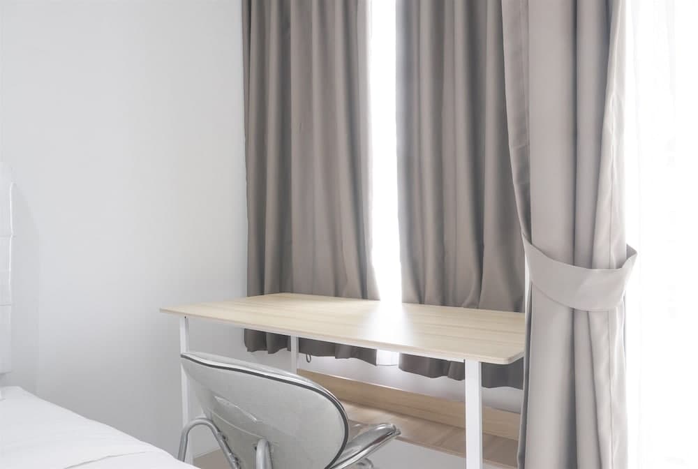 Modern Look Studio Room At Citra Living Apartment
