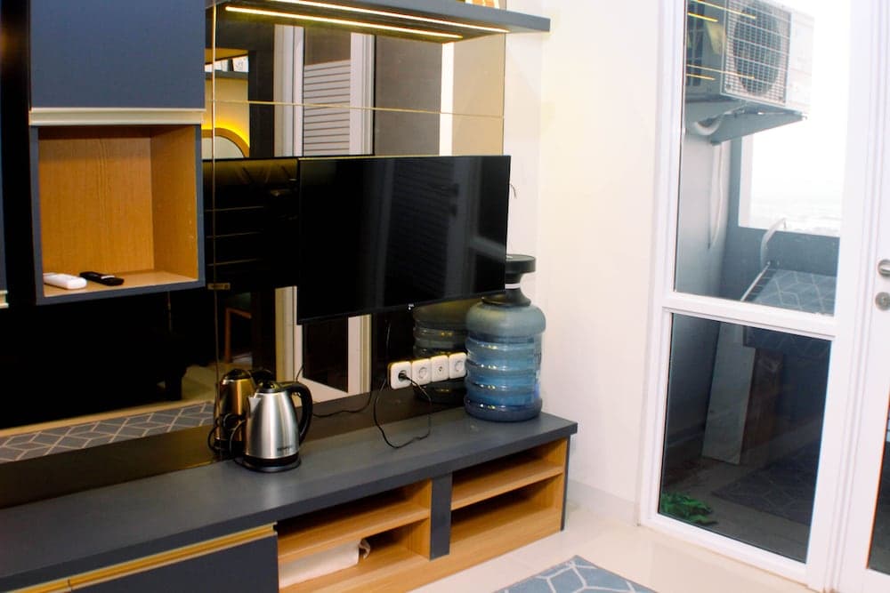 Cozy Living And Modern Studio At Vasanta Innopark Apartment