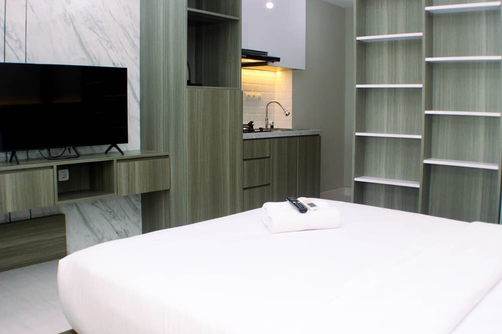Comfy Studio Apartment at LRT City Jatibening