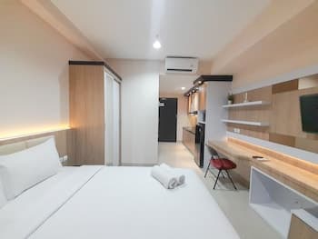 Elegant And Comfortable Studio Patraland Amarta Apartment