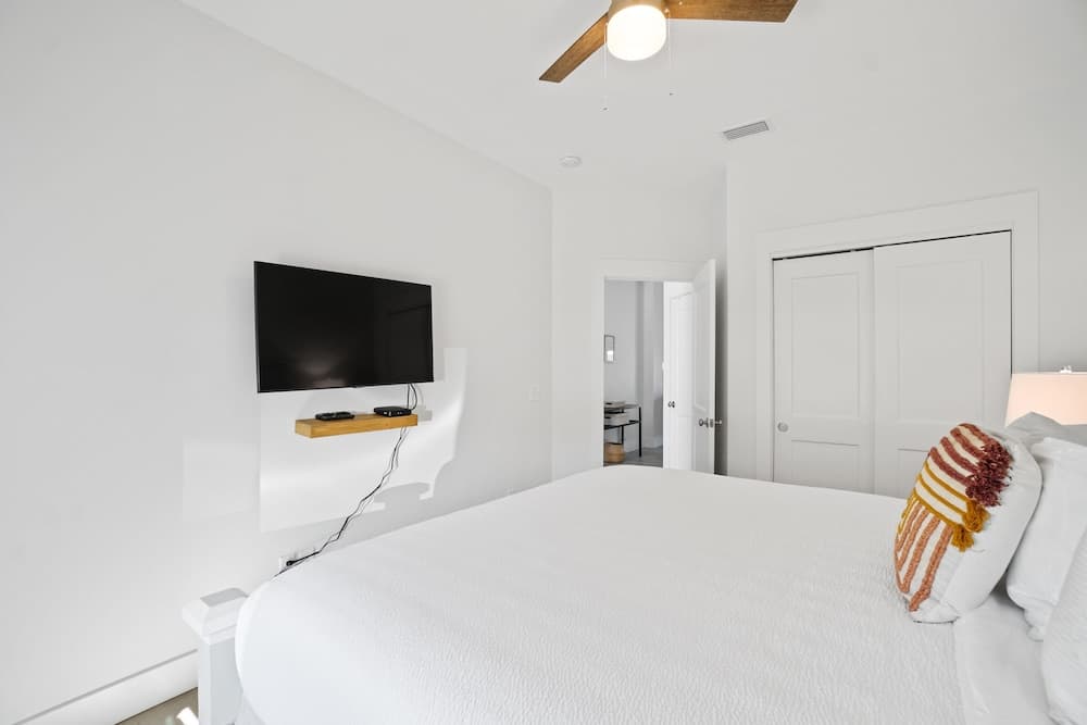 Beach House - The Sanderling by PHG