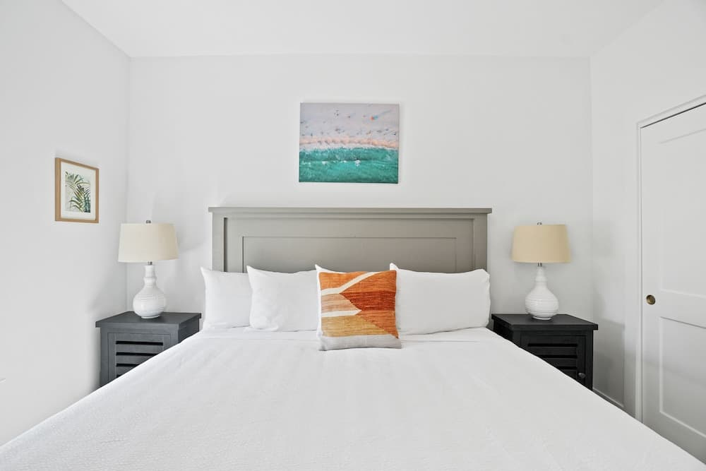 Beach House - The Sanderling by PHG