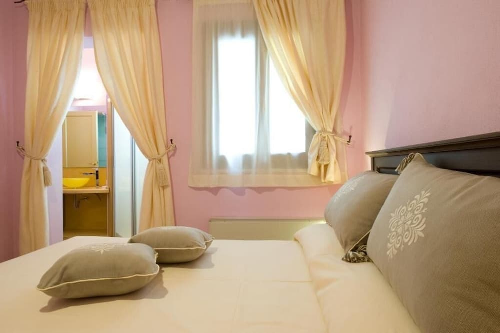 Piazza Azuni 18 Guesthouse