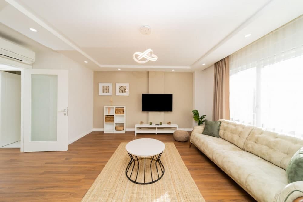 Central Flat With Balcony Near Sea in Muratpasa