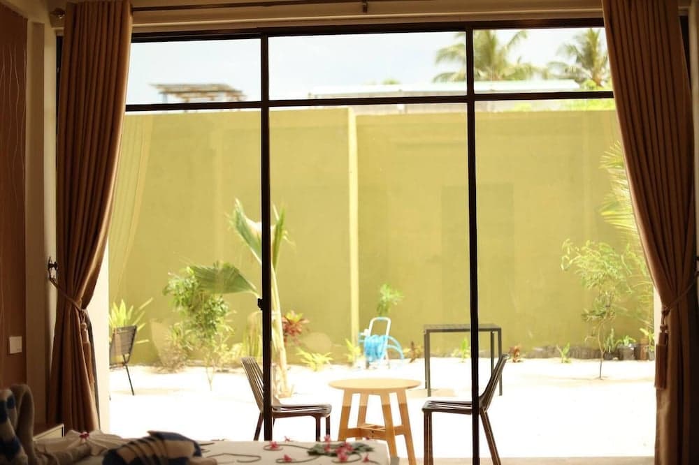 Thoddoo Island Hotel