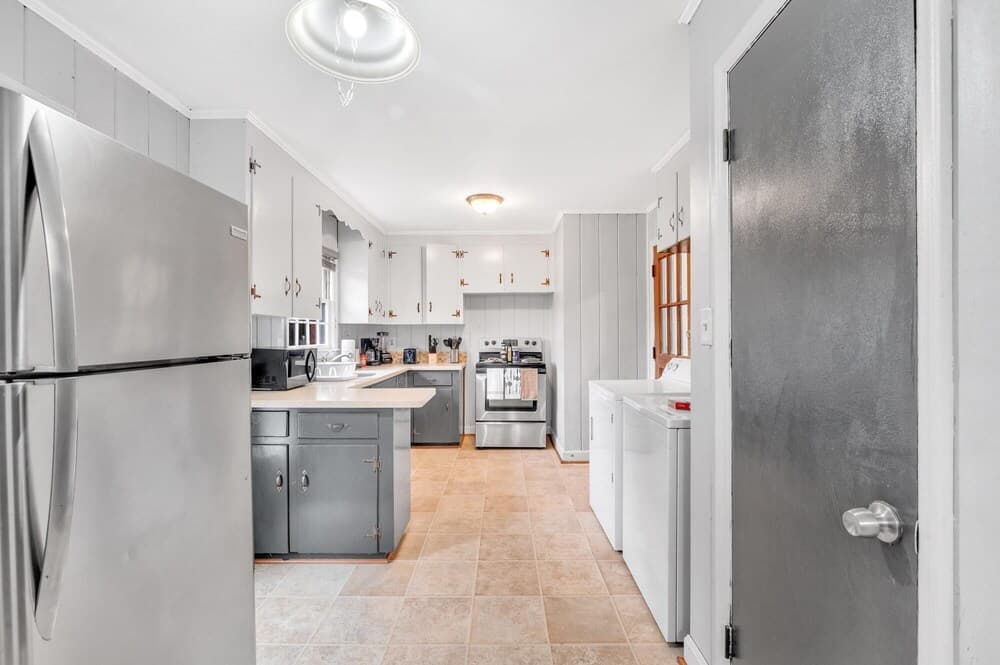 Spacious 2BR Duplex - Near Uptown Charlotte