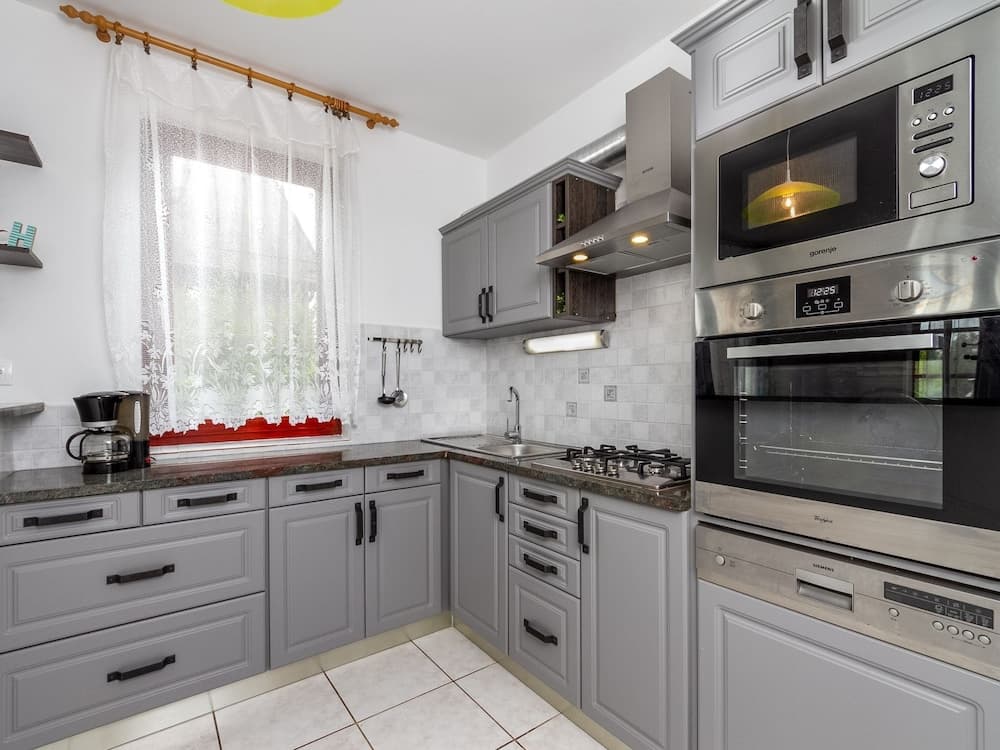 Yellow 2 Balatonm Riaf rd