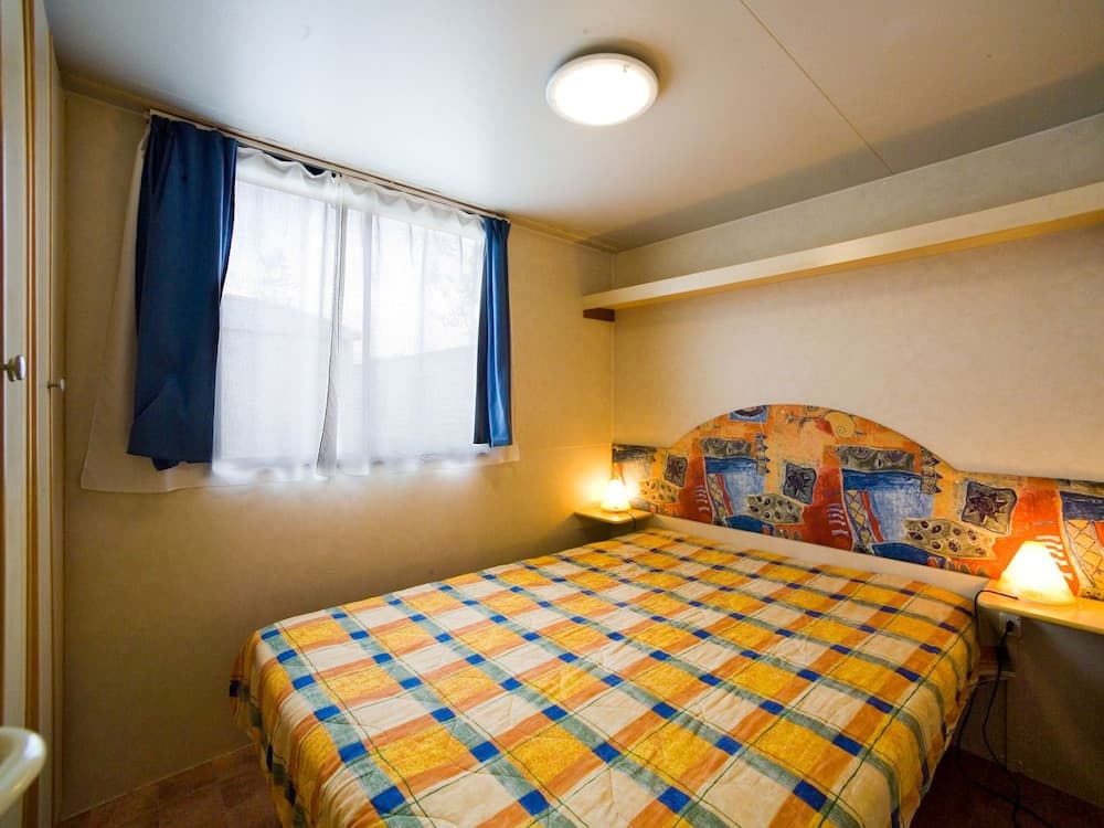 Balatontourist F red Balatonf red