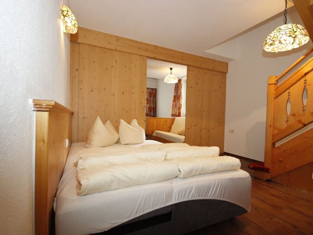 Falkner L Ngenfeld in L Ngenfeld