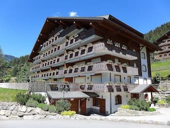 Rhodonite 33 Ollon in Ollon