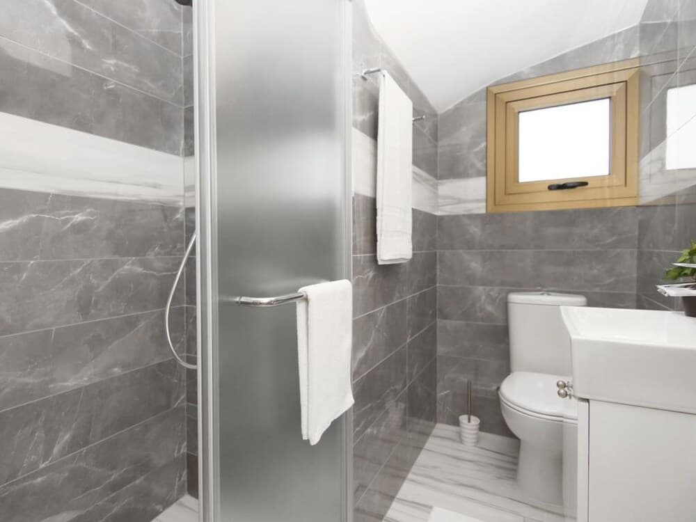 Maris Paralimni in Paralimni