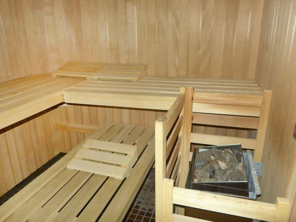 L Batcho Ayer in Ayer