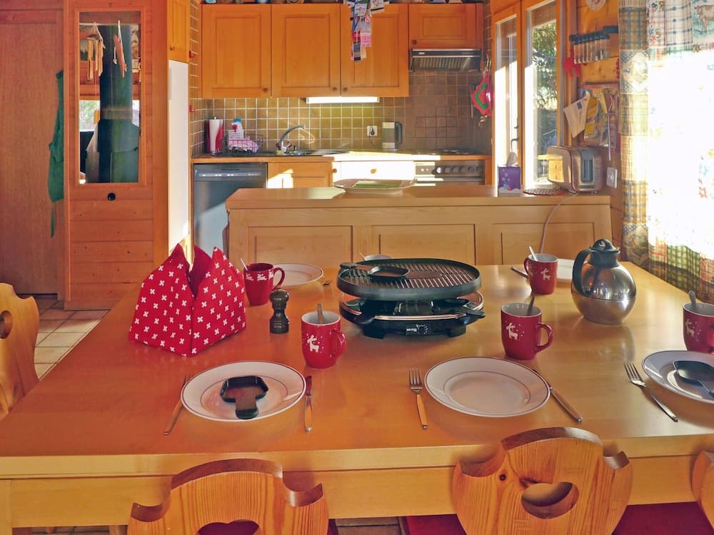 L Batcho Ayer in Ayer