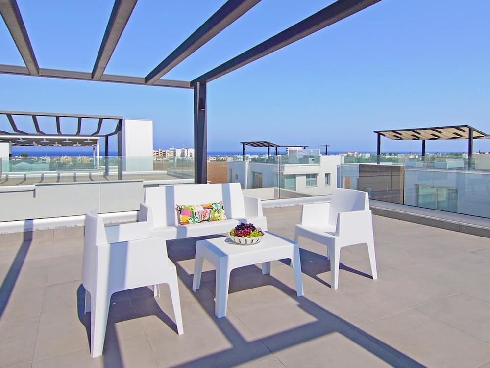 Greta Paralimni in Paralimni