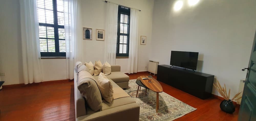 Phaedrus Living Cozy House Aischylou