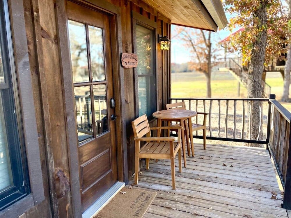 The Nuthatch Cabin 15 MIN to Magnolia Baylor