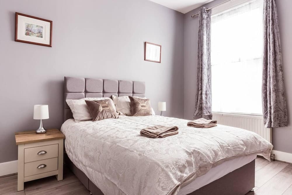 North Central London House/ Sleeps8/garden/wifi