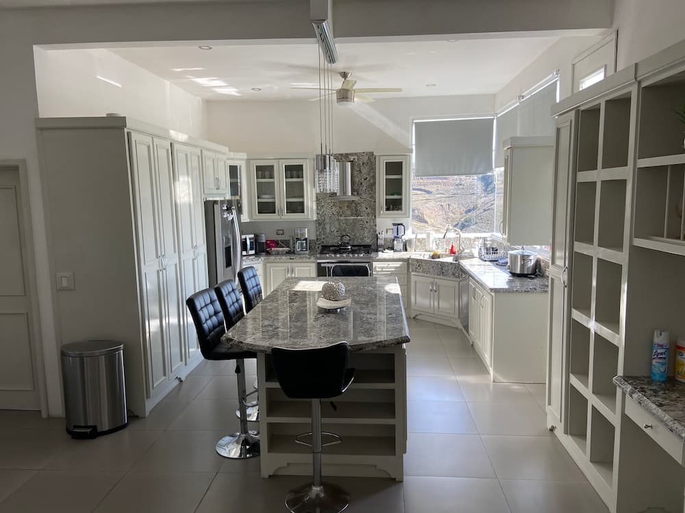 Luxury House Ocean View Rooftop Party