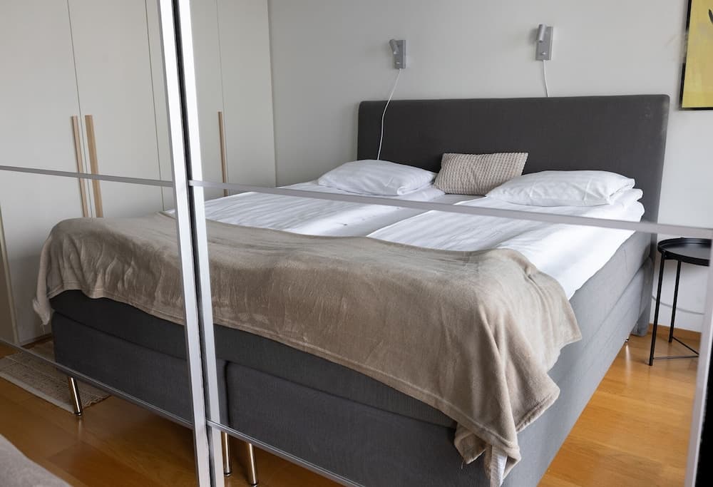 2ndhomes Gorgeous 2-story Home w Sauna