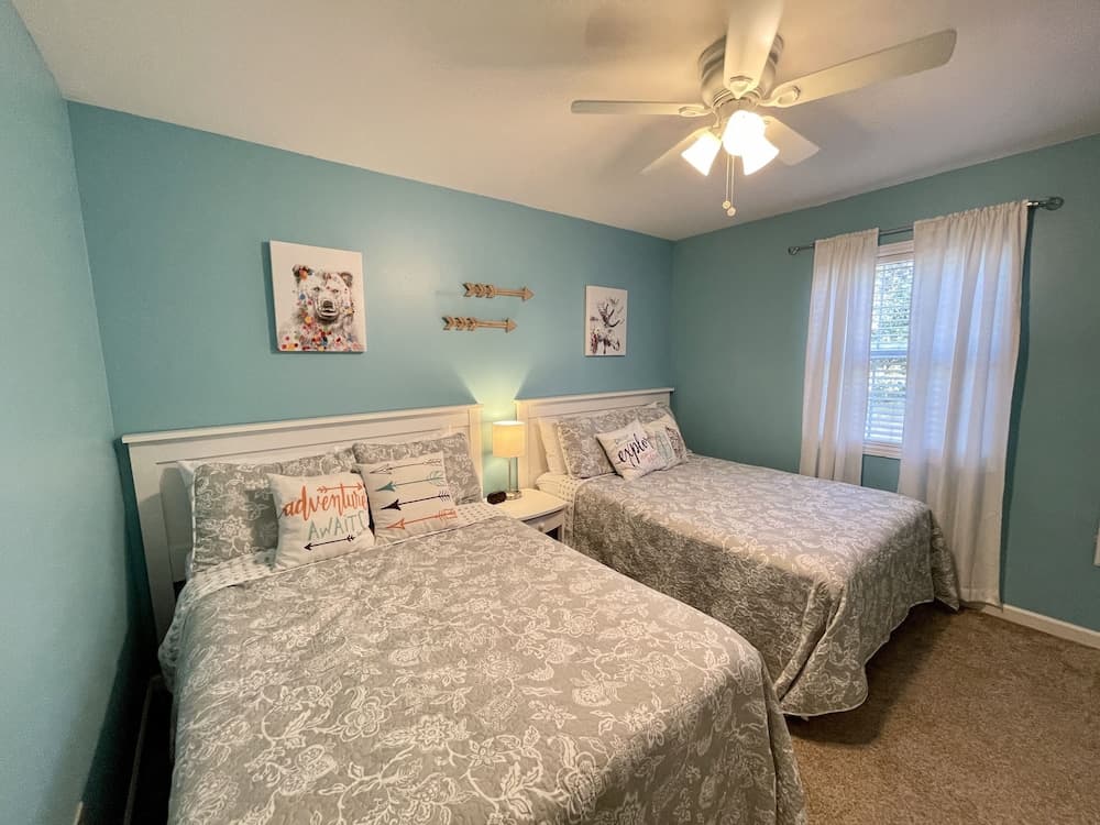 Mountain Rooster Inn