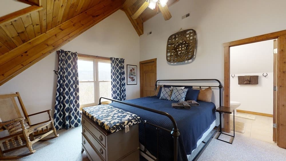 Horsin Around Tennessee