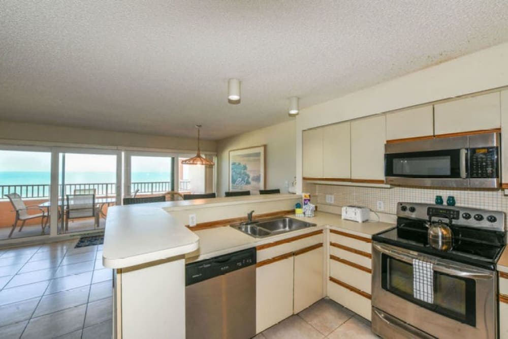 Coquina Beach Club 104 2 Bedroom Condo by RedAwning