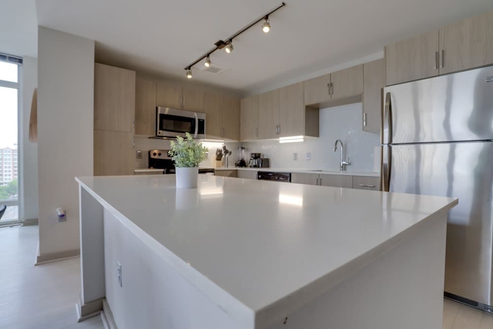 Wonderful 2BR Condo at Crystal City