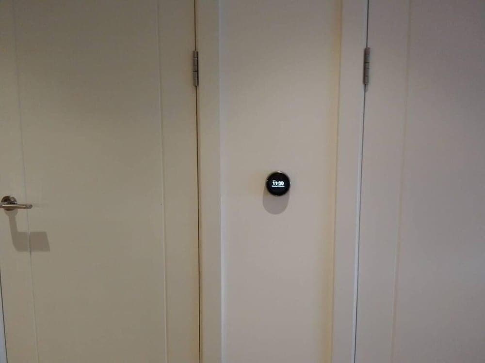 Whole Apartment 5mins to East Croydon & Concierge