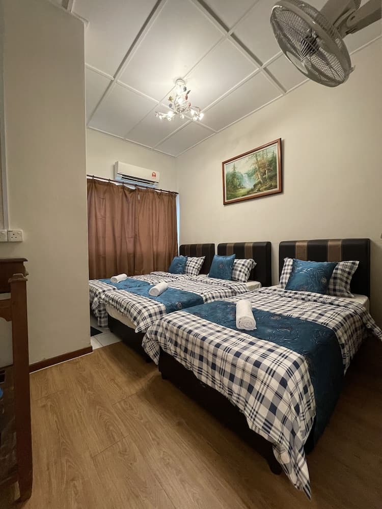 Baba & Charlie Homestay