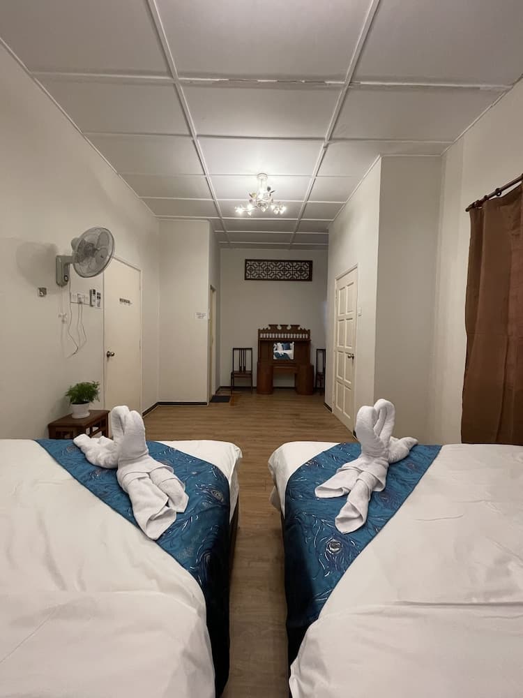 Baba & Charlie Homestay