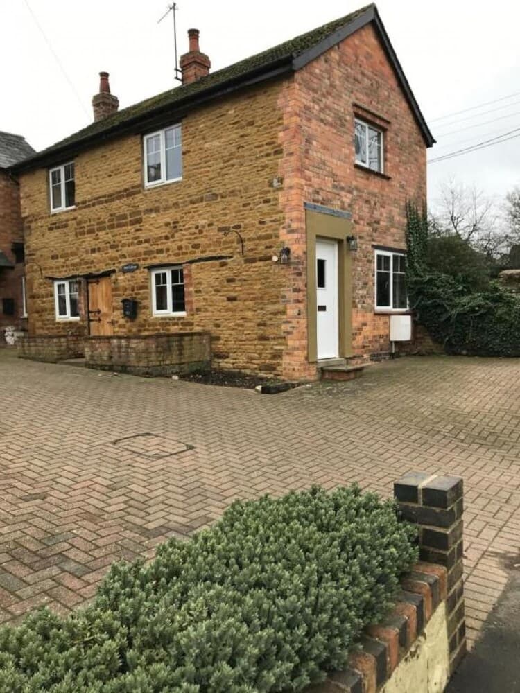 2 Bedroom Holcot Cottage